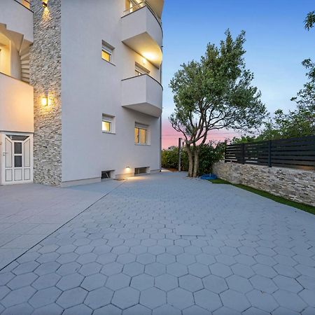 Aquarius Apartments - Beachside With Heated Pool Vodice Dış mekan fotoğraf