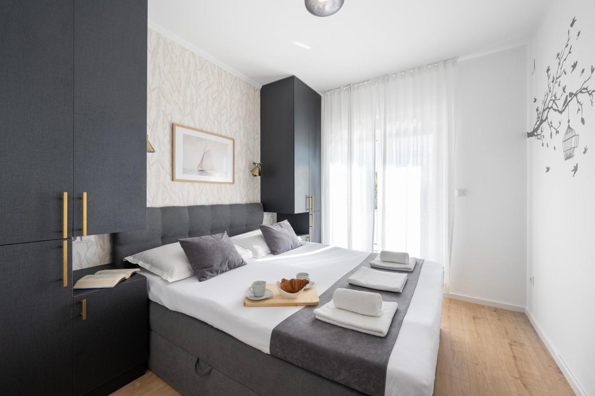 Aquarius Apartments - Beachside With Heated Pool Vodice Dış mekan fotoğraf