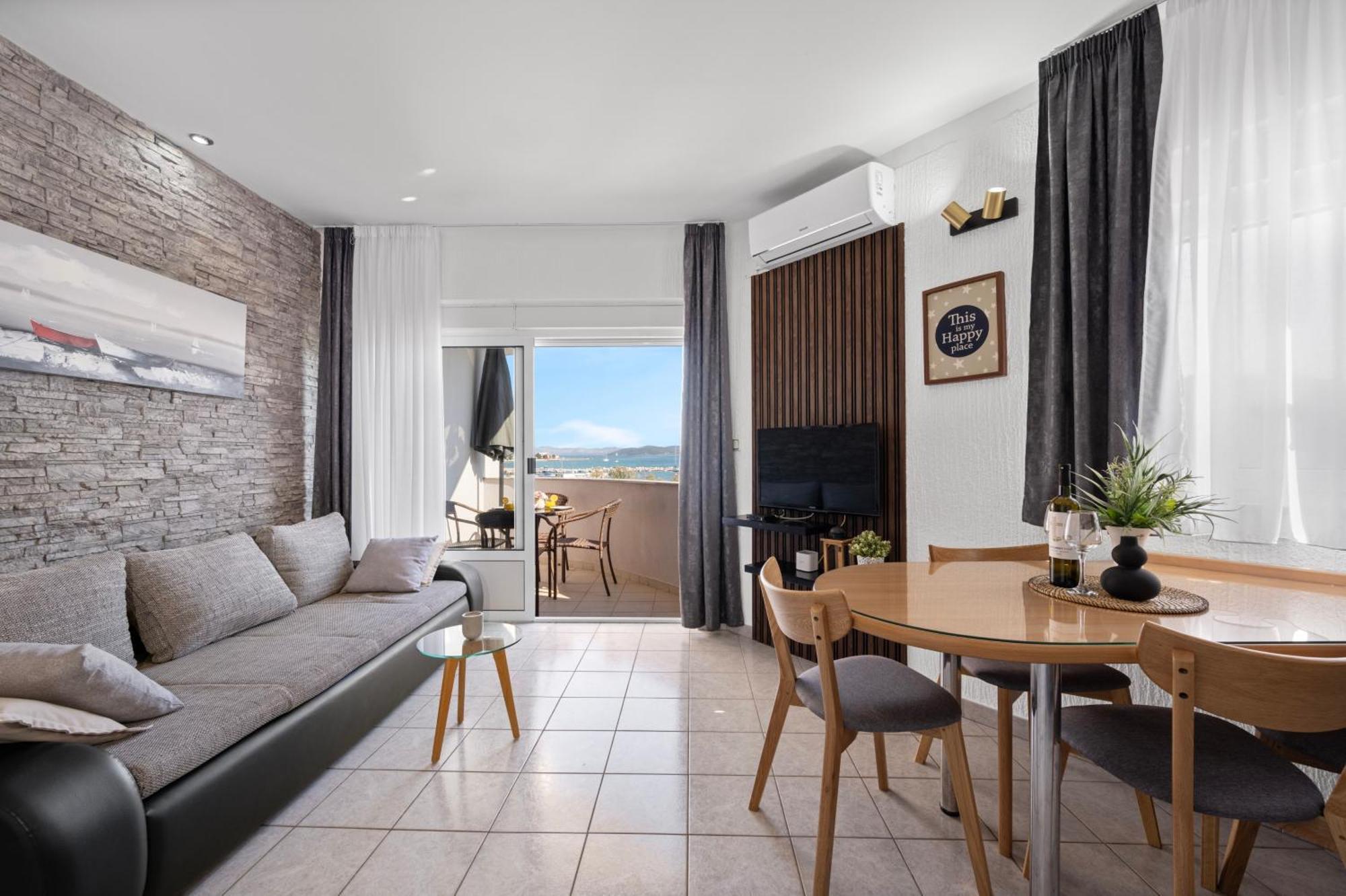 Aquarius Apartments - Beachside With Heated Pool Vodice Dış mekan fotoğraf