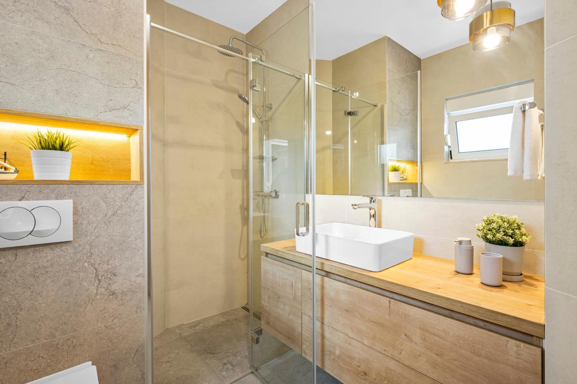 Aquarius Apartments - Beachside With Heated Pool Vodice Dış mekan fotoğraf