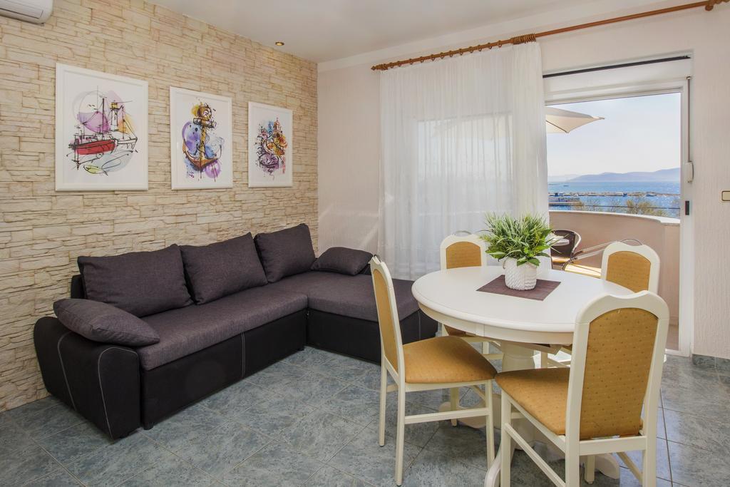 Aquarius Apartments - Beachside With Heated Pool Vodice Dış mekan fotoğraf